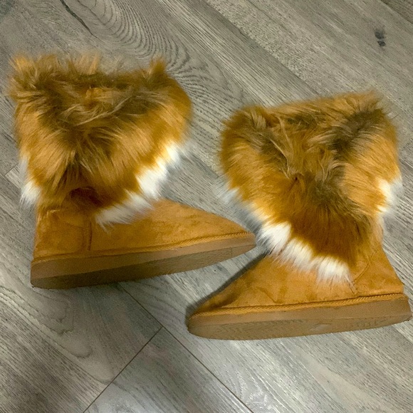 Furry Boots | Size 7 | Caramel | Shop Priceless | BRAND NEW - Picture 1 of 1